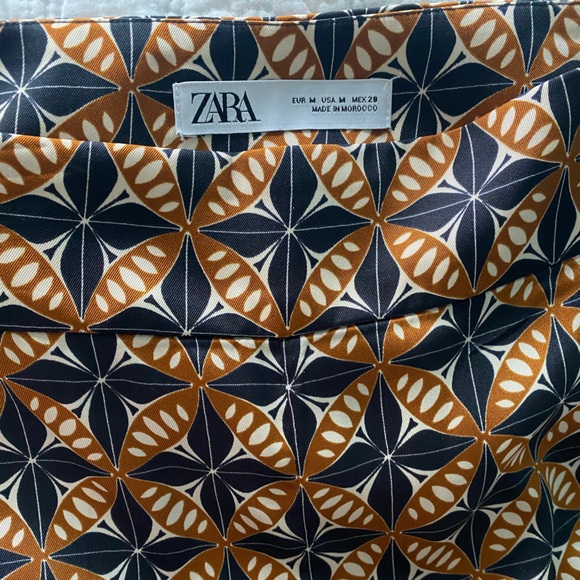 Zara Wide Leg Pants with Geometric Pattern - Picture 2 of 2